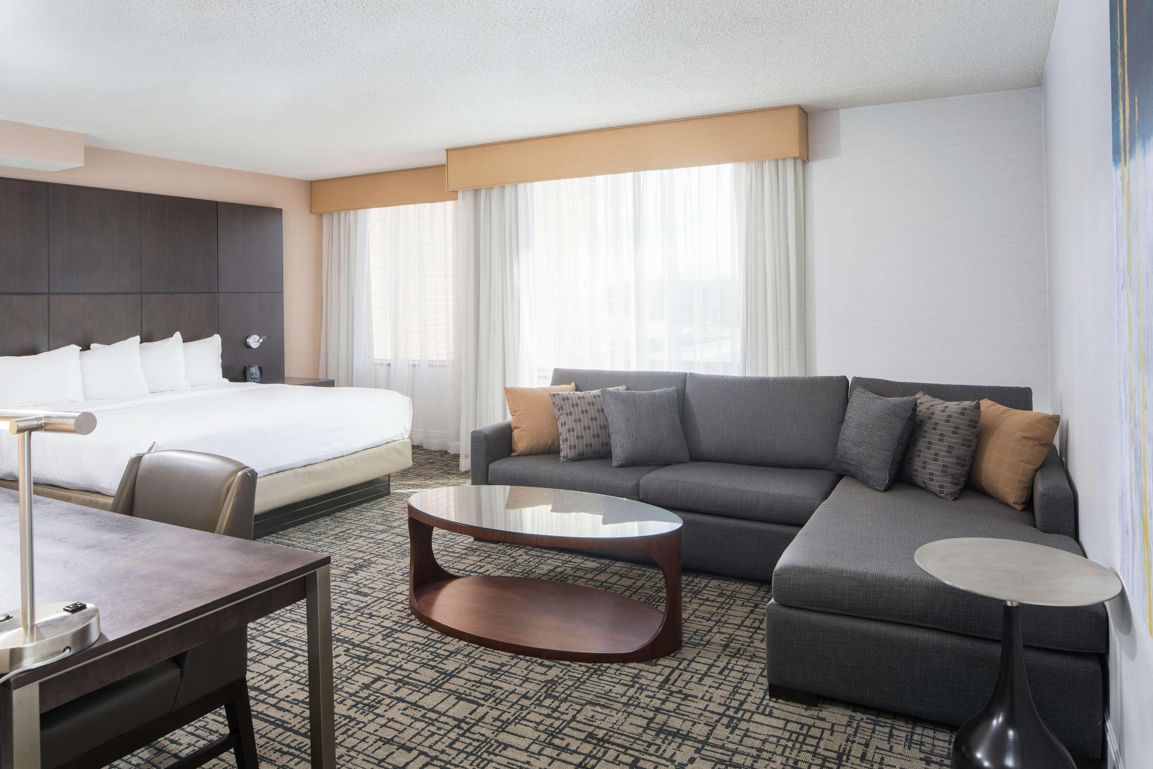 Doubletree By Hilton Hotel Syracuse Іст-Сіракуз Екстер'єр фото