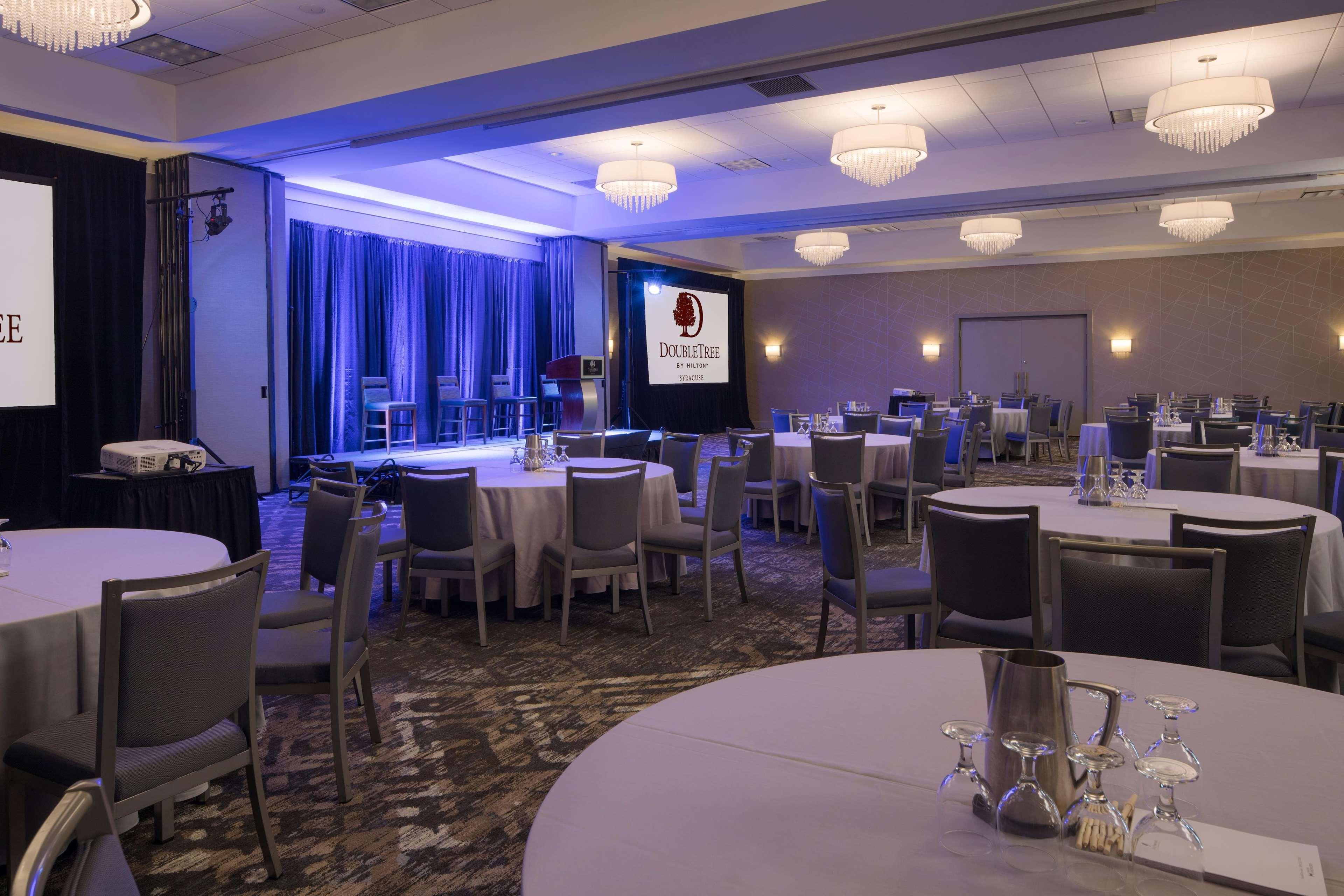 Doubletree By Hilton Hotel Syracuse Іст-Сіракуз Екстер'єр фото