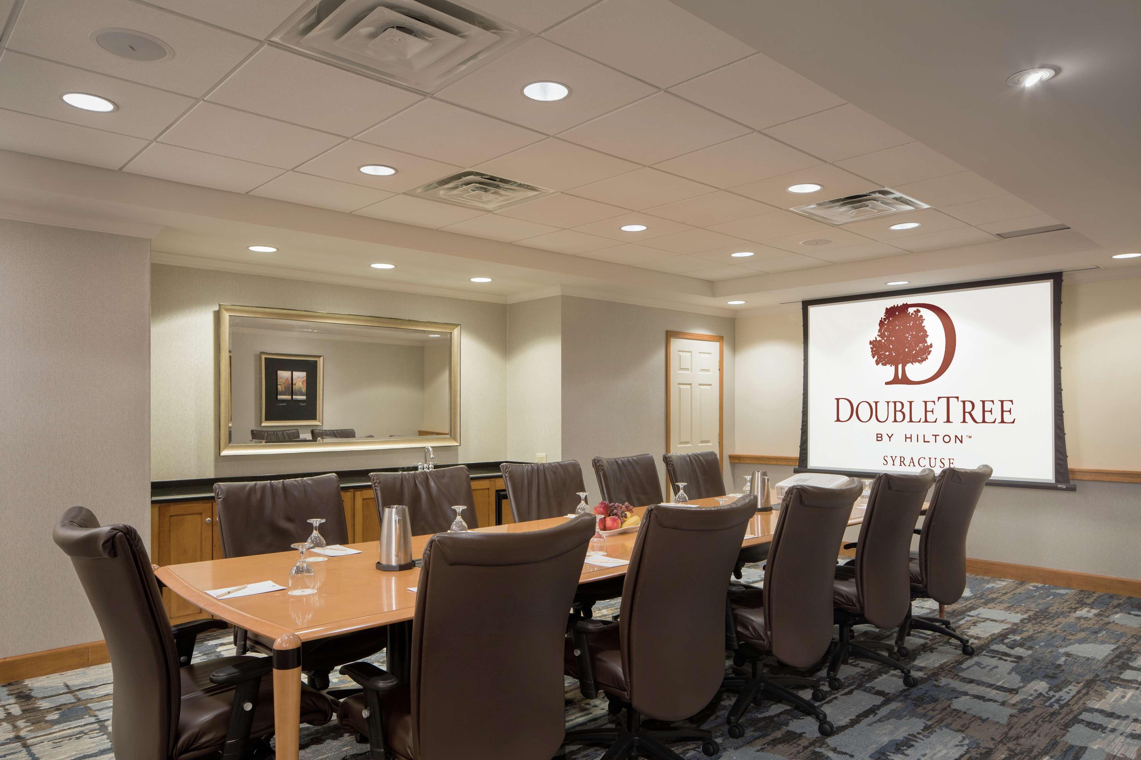 Doubletree By Hilton Hotel Syracuse Іст-Сіракуз Екстер'єр фото