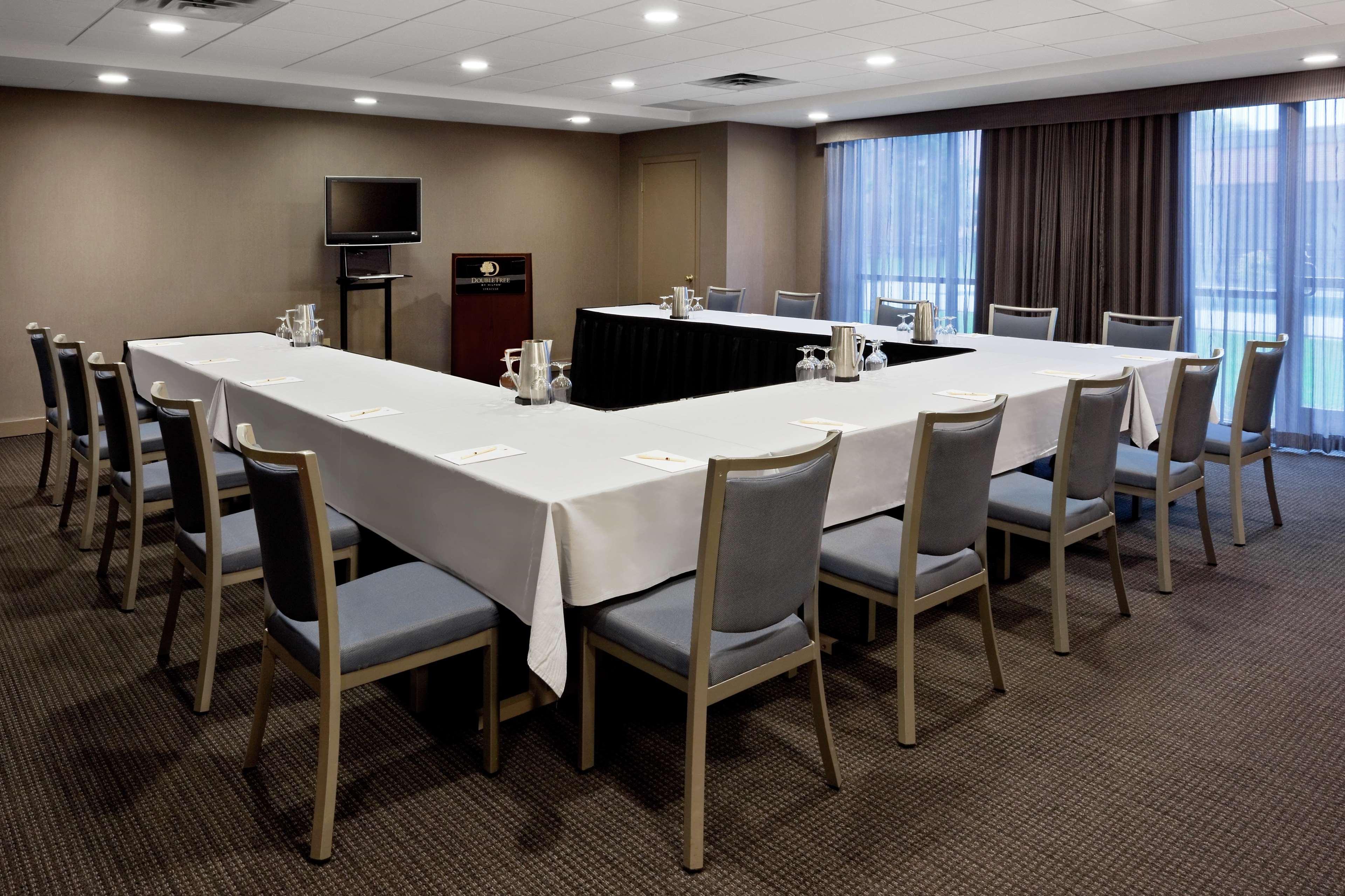 Doubletree By Hilton Hotel Syracuse Іст-Сіракуз Бізнес фото