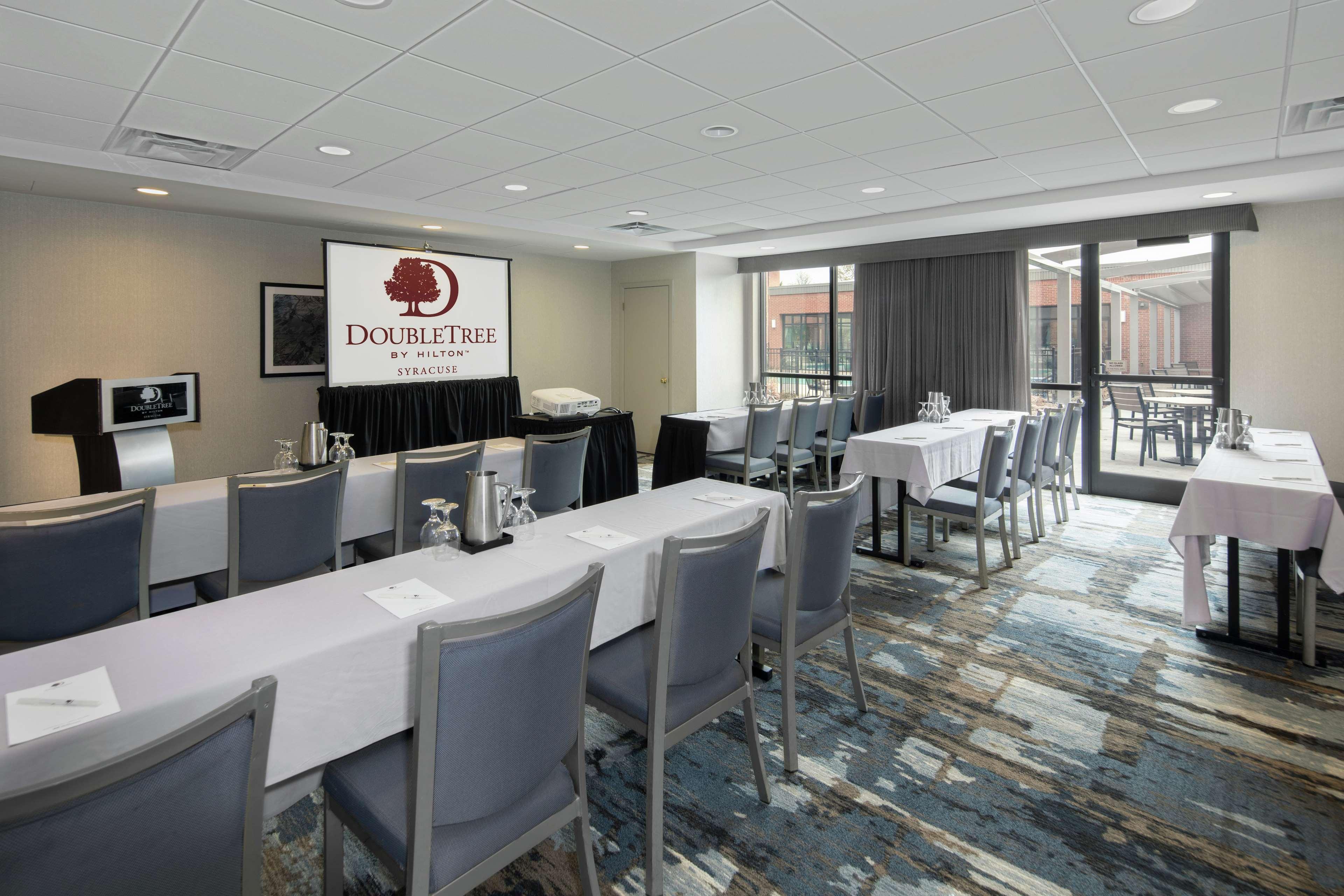 Doubletree By Hilton Hotel Syracuse Іст-Сіракуз Екстер'єр фото