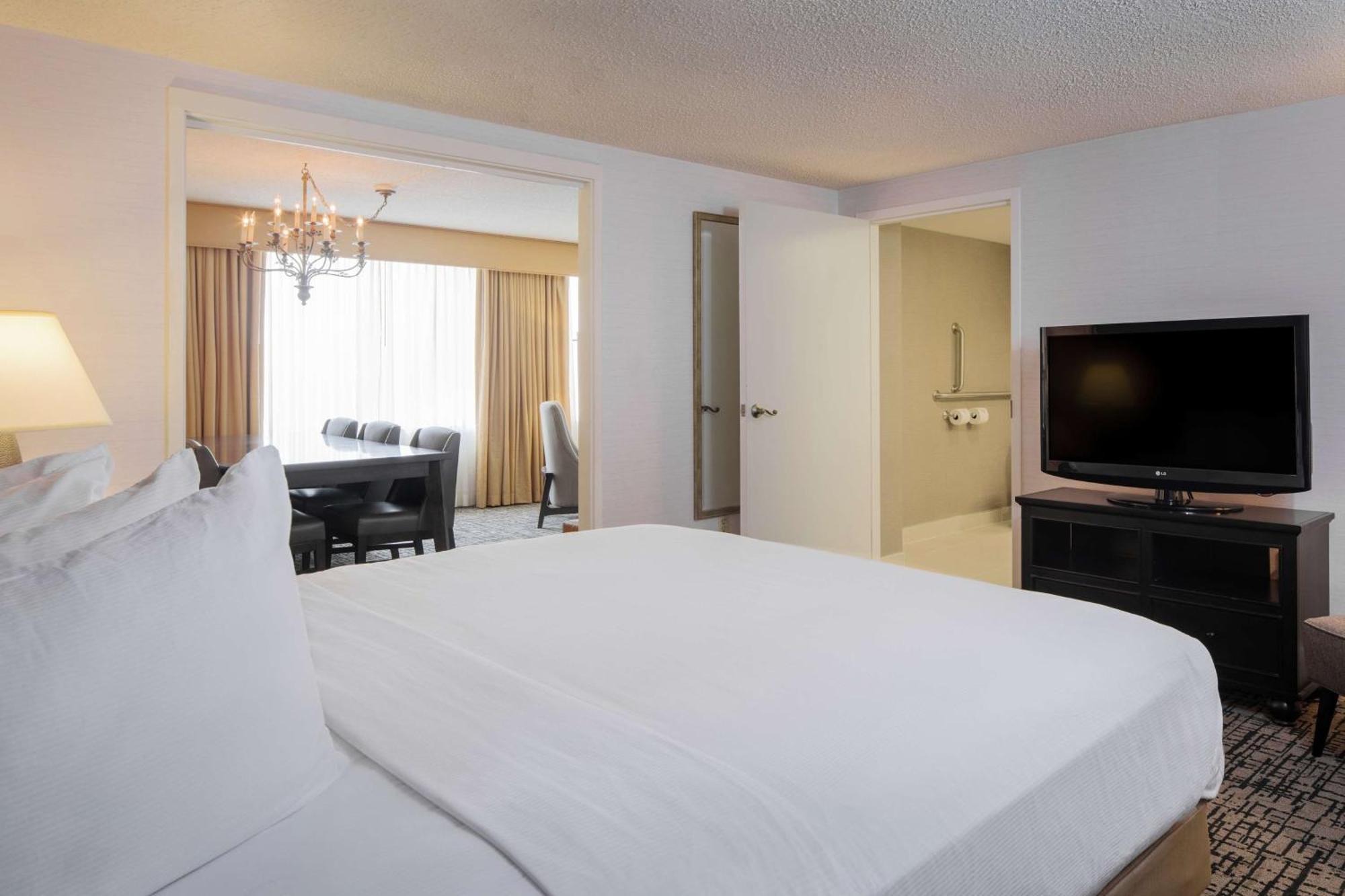 Doubletree By Hilton Hotel Syracuse Іст-Сіракуз Екстер'єр фото