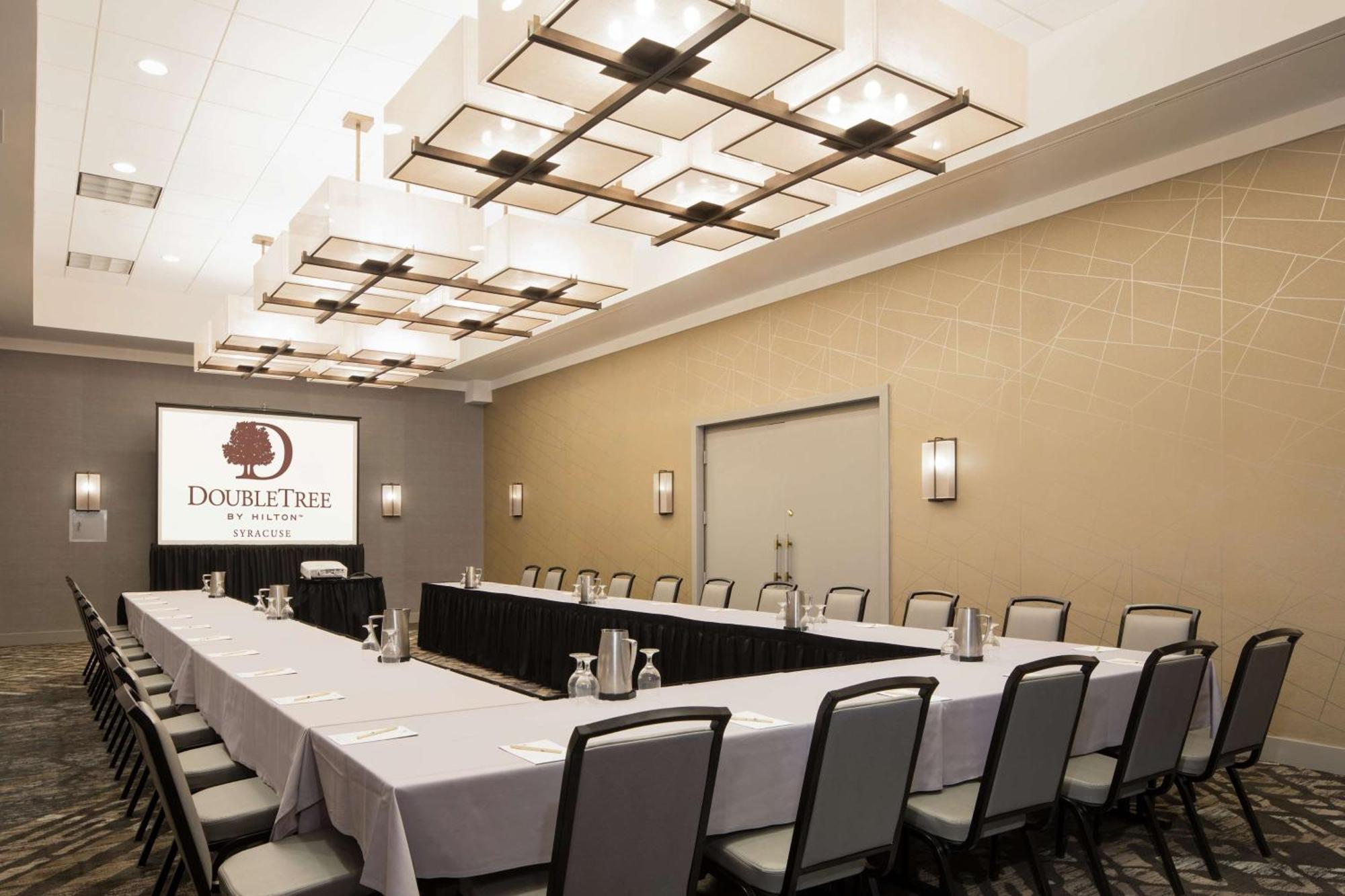 Doubletree By Hilton Hotel Syracuse Іст-Сіракуз Екстер'єр фото