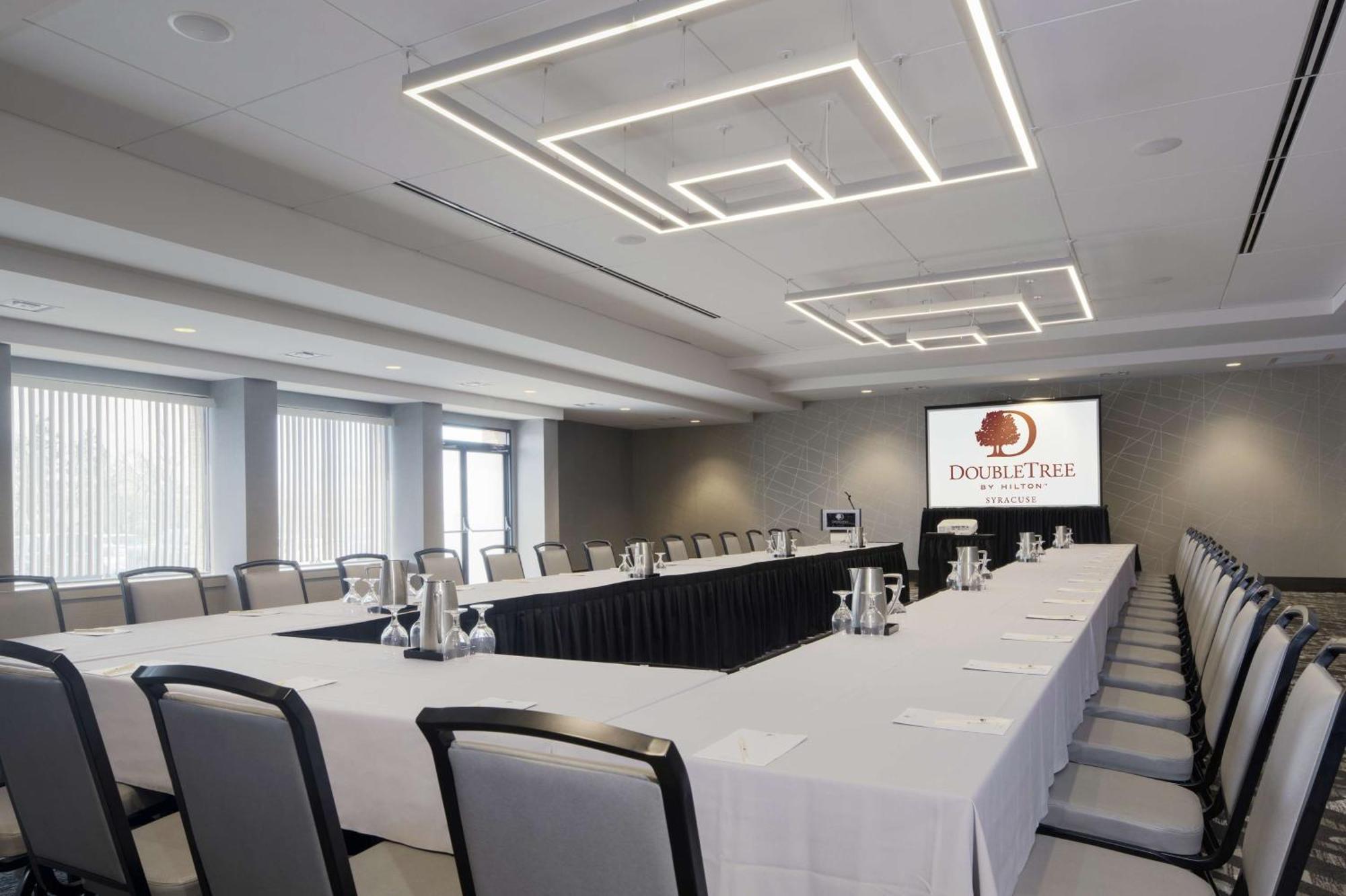 Doubletree By Hilton Hotel Syracuse Іст-Сіракуз Екстер'єр фото