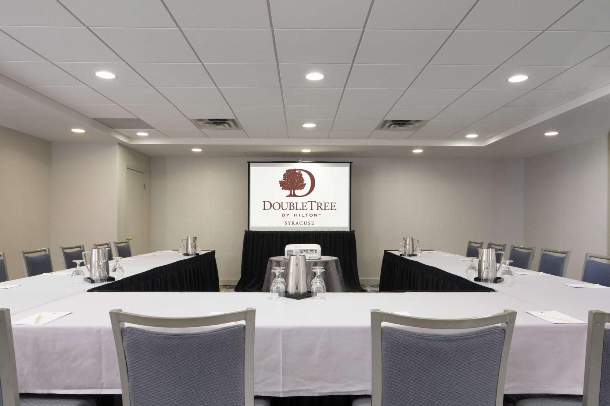 Doubletree By Hilton Hotel Syracuse Іст-Сіракуз Екстер'єр фото