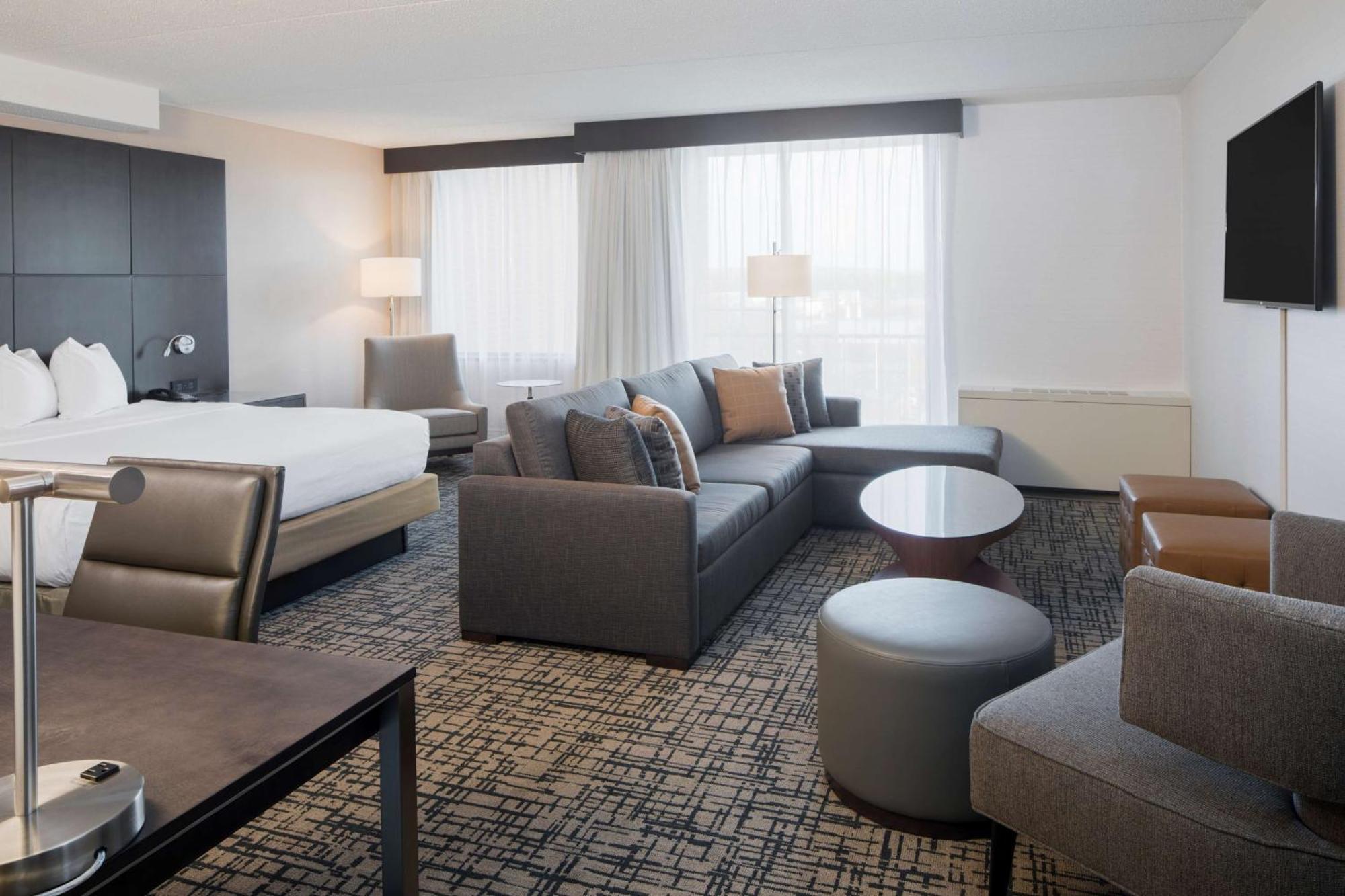 Doubletree By Hilton Hotel Syracuse Іст-Сіракуз Екстер'єр фото