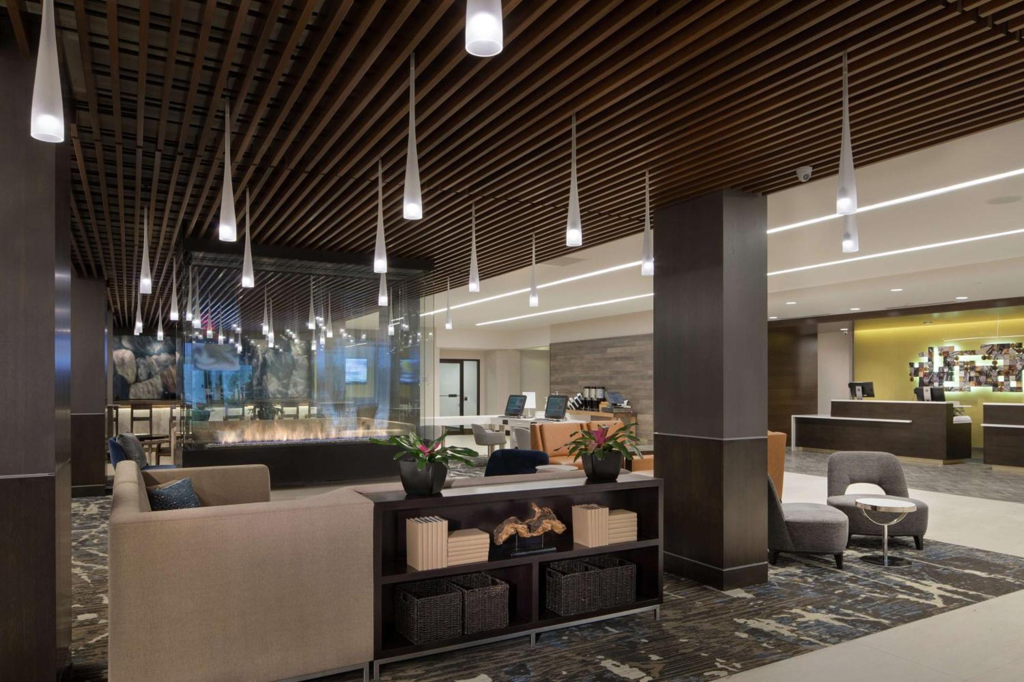 Doubletree By Hilton Hotel Syracuse Іст-Сіракуз Екстер'єр фото