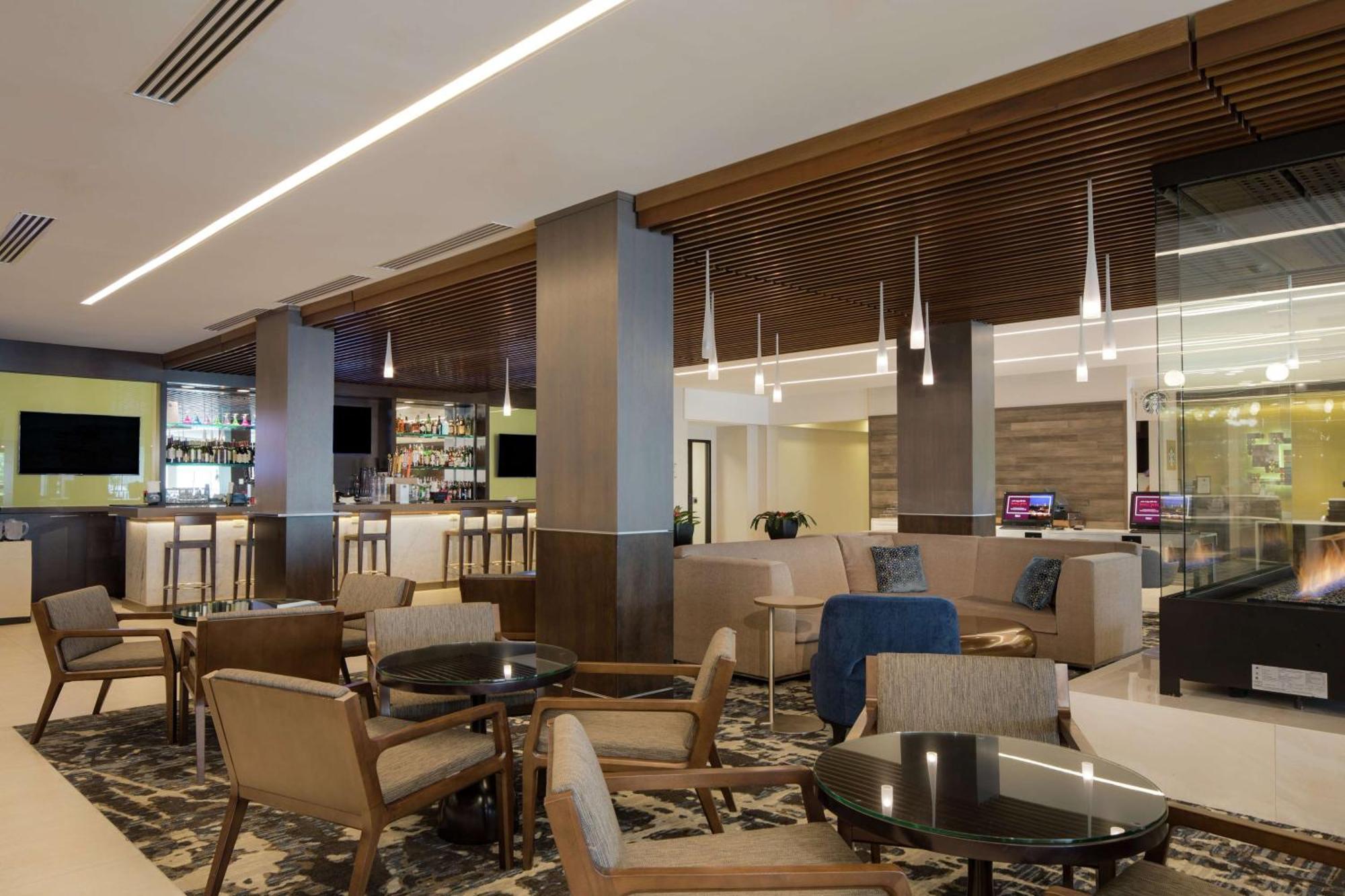 Doubletree By Hilton Hotel Syracuse Іст-Сіракуз Екстер'єр фото